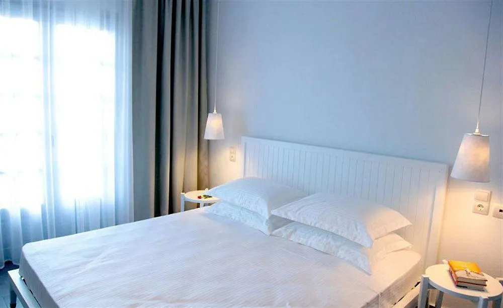 White Suites Afytos Hotel